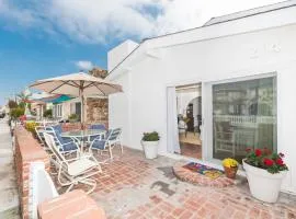 Charming 1Br Beach Cottage W- Large Patio One Block To Sand By Beachview Rentals