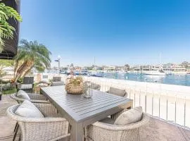 Iconic 4Br Bayfront Home W Unmatched Indooroutdoor Living By Beachview Rentals