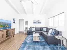 Stylish 2Br Cottage W- Large Patio One House From Beach By Beachview Rentals