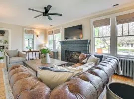 Walk to Dtwn Cozy Getaway with Patio in Charlevoix