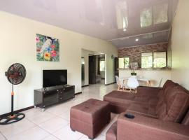 Apartamentos Playa Negra, khách sạn ở Puerto Viejo