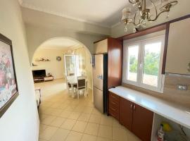 Villa Nefail, hotel in Sarandë