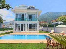 Oludeniz Villa with Private Pool, hotel in Fethiye