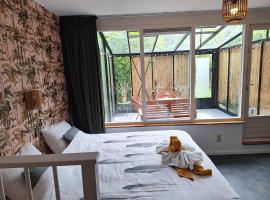 B&B Berglust Rotterdam met serre en gratis parkeren, hotel u Roterdamu