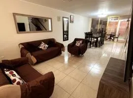 Duplex amplio en Urb San Isidro