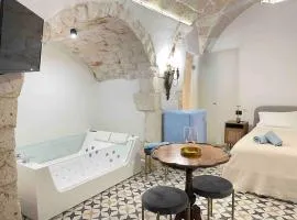 Luxe Studio with Jacuzzi, Ostuni Center