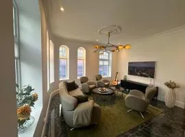 Elegant Three-Bedroom Apartment with Stunning Sea Views