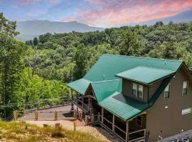 New Luxury Lodge - Gatlinburg - Mountain View!