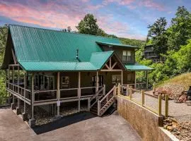 New Luxury Lodge - Gatlinburg - Mountain View!