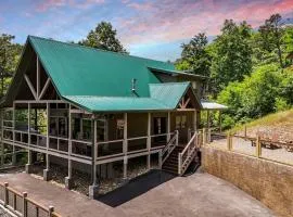 New Luxury Lodge - Gatlinburg - Mountain View!