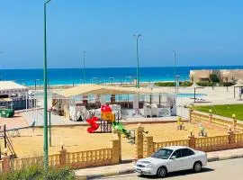 شاليه مستقل للايجار بالساحل الشمالي اول صف بحر