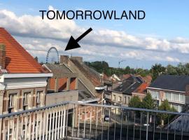 TML 500m - Luxury Penthouse with 2 Balconies, hotel en Boom