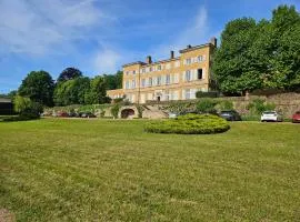 Appartement avec jardin dans un château