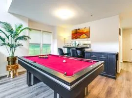 Elevator In-Unit 3-Story Condo Only 14 Mi to DC!