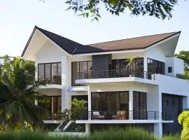 Villa Cala Honda, Private Beachfront Escape