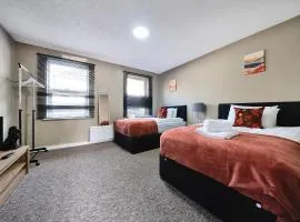 RELAXED CENTRAL HOUSE LOCATED IN WEST READING CLOSE TO TOWN CENTRE with FREE DRIVE WAY PARKING, WI FI & NETFLIX BY AI ESTATE GROUP