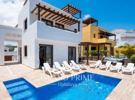 Heated Pool Villa in the Heart of Amarilla Golf GV8，位于圣米格尔德阿沃纳的别墅