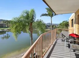 Canal 7 - On The Mooloolaba Canal