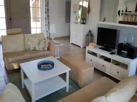 Sunflower Valley Villa, Léobard, cleaning included