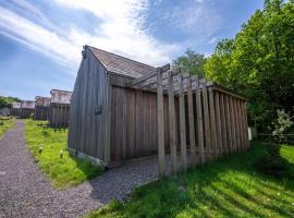 Mint Lodge 1BR with Hot Tub and Sauna near Black Mountain, chal&eacute; alpino em Garnant