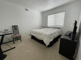Piya's Place, homestay in Monterey Park