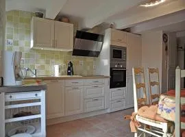 Sunny house in Fayence with terrace, cleaning included