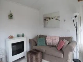 Comfortable bungalow near the beach, cleaning included