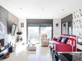 Villa in Castellar del Riu with Pool & Pyrenees, cleaning included