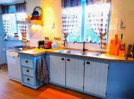 Cottage in Edam near IJsselmeer Lake, cleaning included