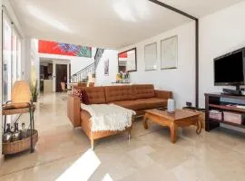Villa in Granada with Sea Views & Pool, cleaning included
