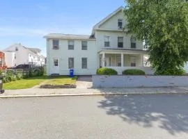 17-19Cozy&Spacious 6BR home in Malden with window AC and free parking