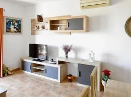 Apartment near the beach with sea views, cleaning included