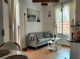 Villa in Fortuna with Private Pool, cleaning included, hotel v destinaci Fortuna