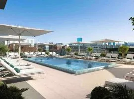 North End TD Garden Condo Shared Pool & Rooftop