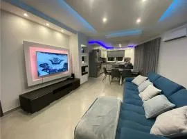 Luxury Apartment in Gzira close to Sliema 3 BR Apartment Sleep 8
