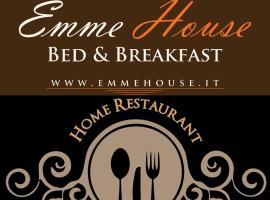 Emme House Bed&Breakfast, отель типа «постель и завтрак» в городе Понтекорво