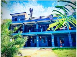 Hotel Raghub!r Nikunj - Best Location Near Ram Janambhoomi - Free Wifi - Free Parking & Excellent Room Service Provided - Best Homestay In Ayodhya