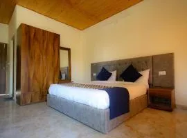 Hushvan Resorts