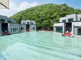 Maldive Junwon Maeul Pet-friendly Resort
