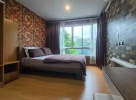 Plus 2 Condo Phuket by ABCD、カトゥーのコンドミニアム