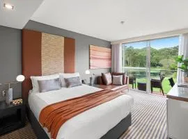 Lakeside Hotel and Conference Centre