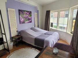 B&B In de Kromme Jak, bed & breakfast σε Zwolle