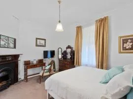 Magnolia Room, Franklin Lodge Huon Valley