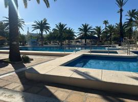 Luxury 2 bedrooms apartment in kantaoui, hotel v destinácii Bin Rhilouf