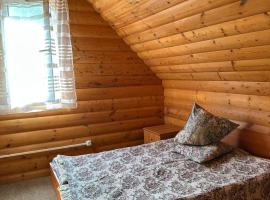 Деревяшка, hotel in Kara-Oy