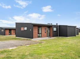 4 Bedroom Beautiful Home In Ringkøbing, Hotel in Ringkøbing