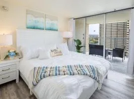 Beach Life Waikiki One Bedroom Condo Full Kitchen