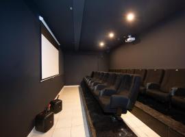 Belmonte Whirlpool-Sauna-Billard-Kicker-Kino, hotel i Bendorf