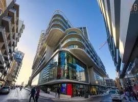 Official Mercury Suites Apartments by MyMercury