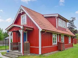 Beautiful Home In Fjälkinge